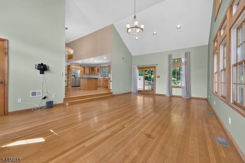 23 Blueberry Hl, Glen Gardner Boro, NJ 08826