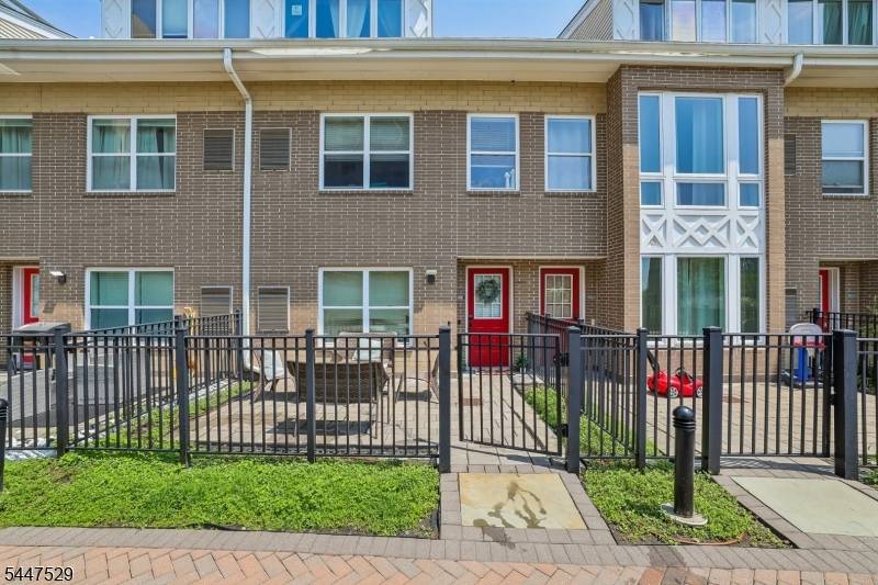 358 Rector #311, Perth Amboy City, NJ 08861