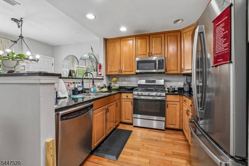 358 Rector #311, Perth Amboy City, NJ 08861