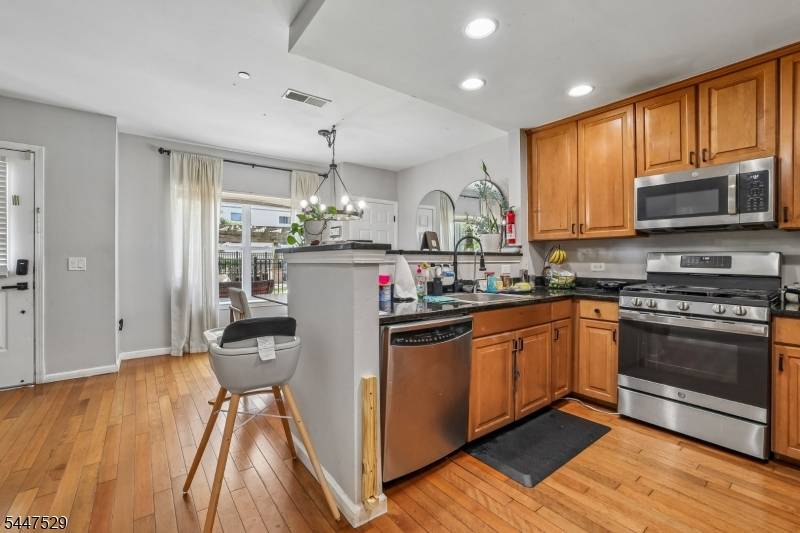 358 Rector #311, Perth Amboy City, NJ 08861