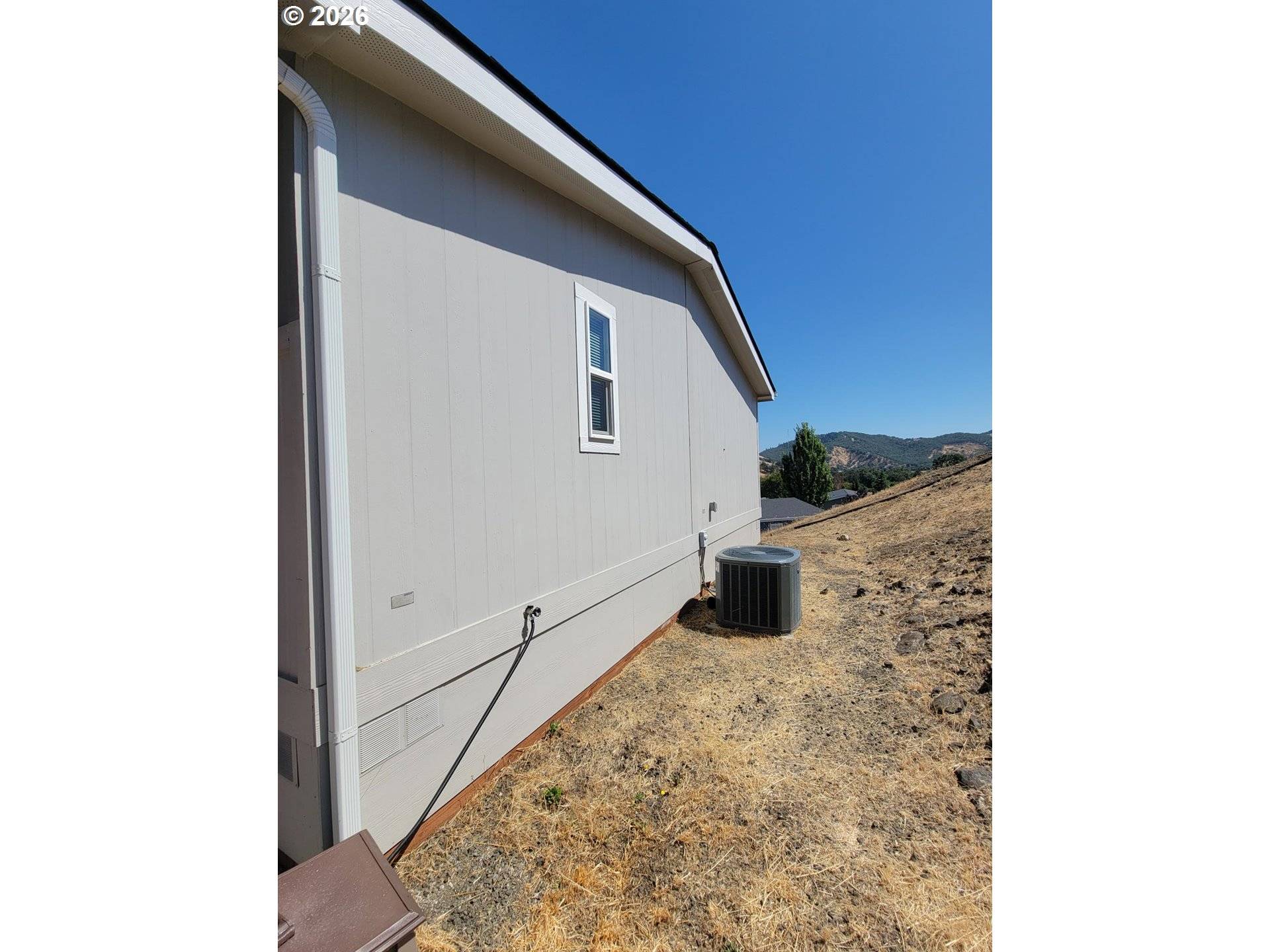 220 DESCHUTES LN, Roseburg, OR 97471