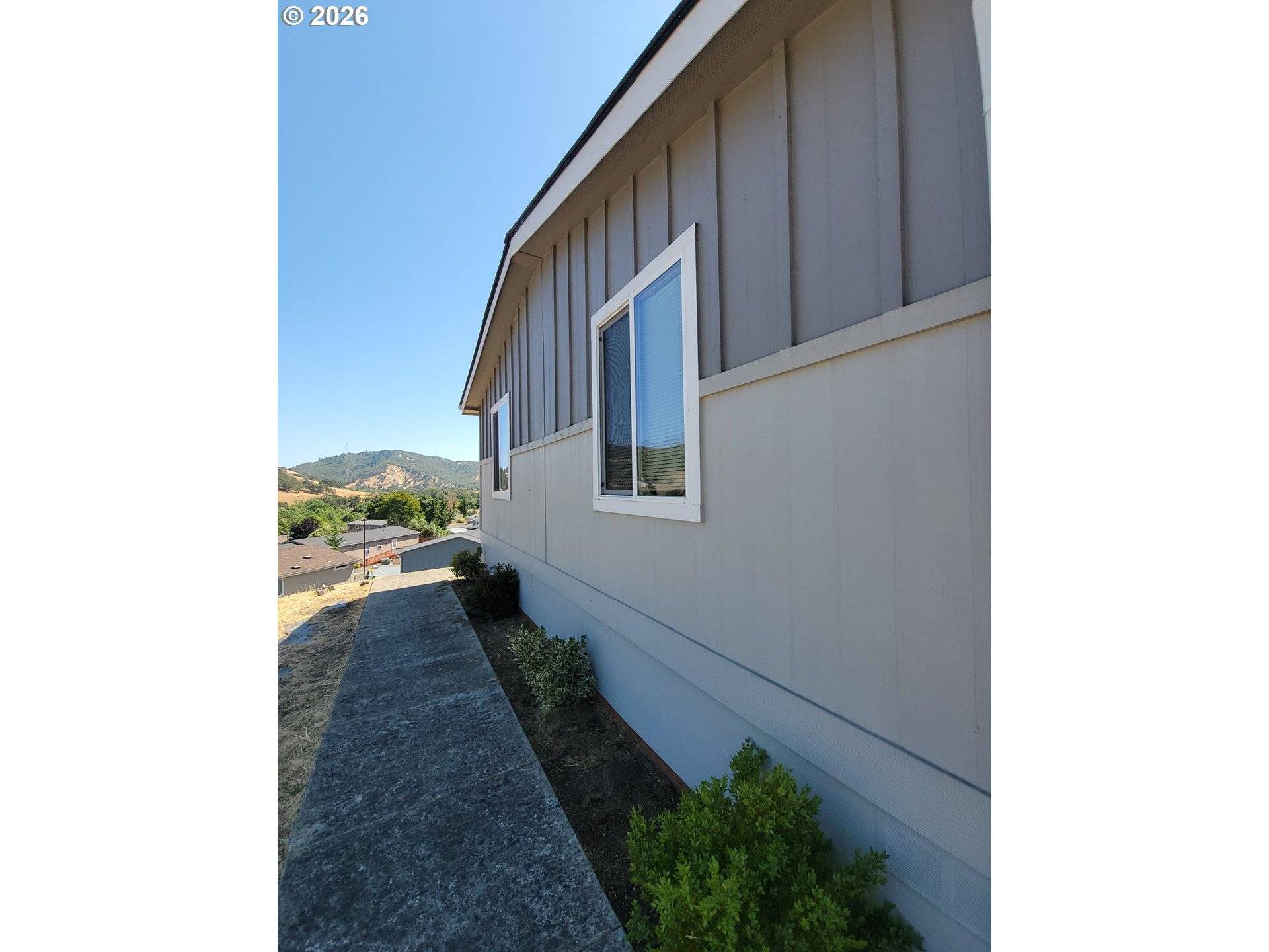 220 DESCHUTES LN, Roseburg, OR 97471