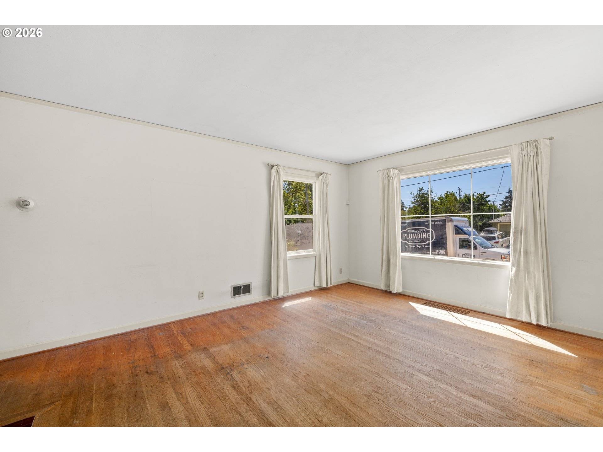 11209 SE PINE CT, Portland, OR 97216