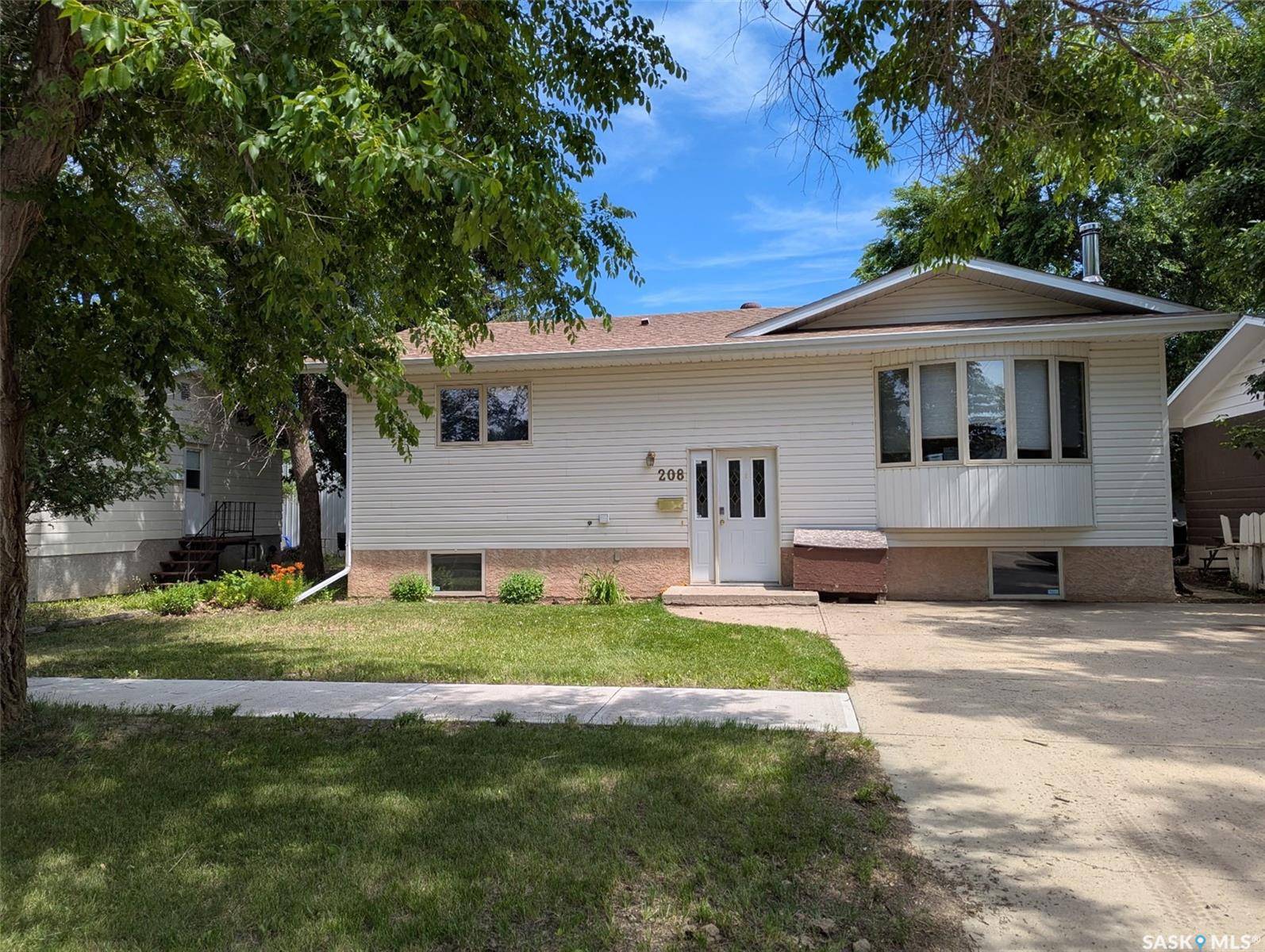 208 Herbert STREET, Maple Creek, SK S0N 1N0
