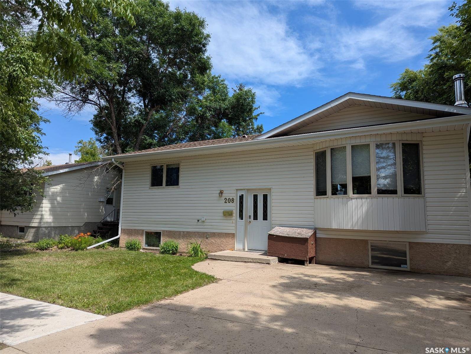 208 Herbert STREET, Maple Creek, SK S0N 1N0