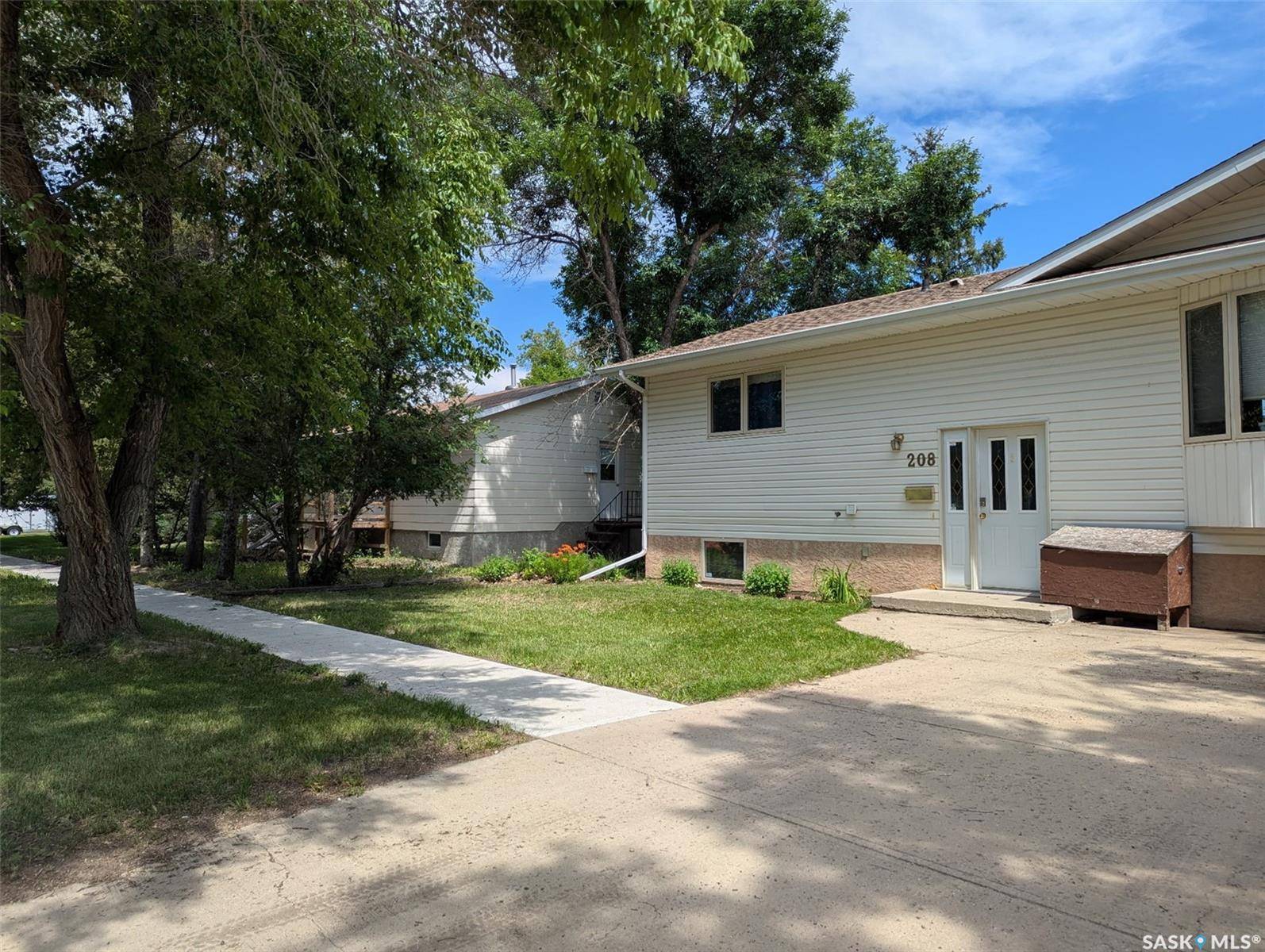 208 Herbert STREET, Maple Creek, SK S0N 1N0