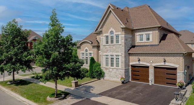 37 Degrey DR, Brampton, ON L6P 3X5