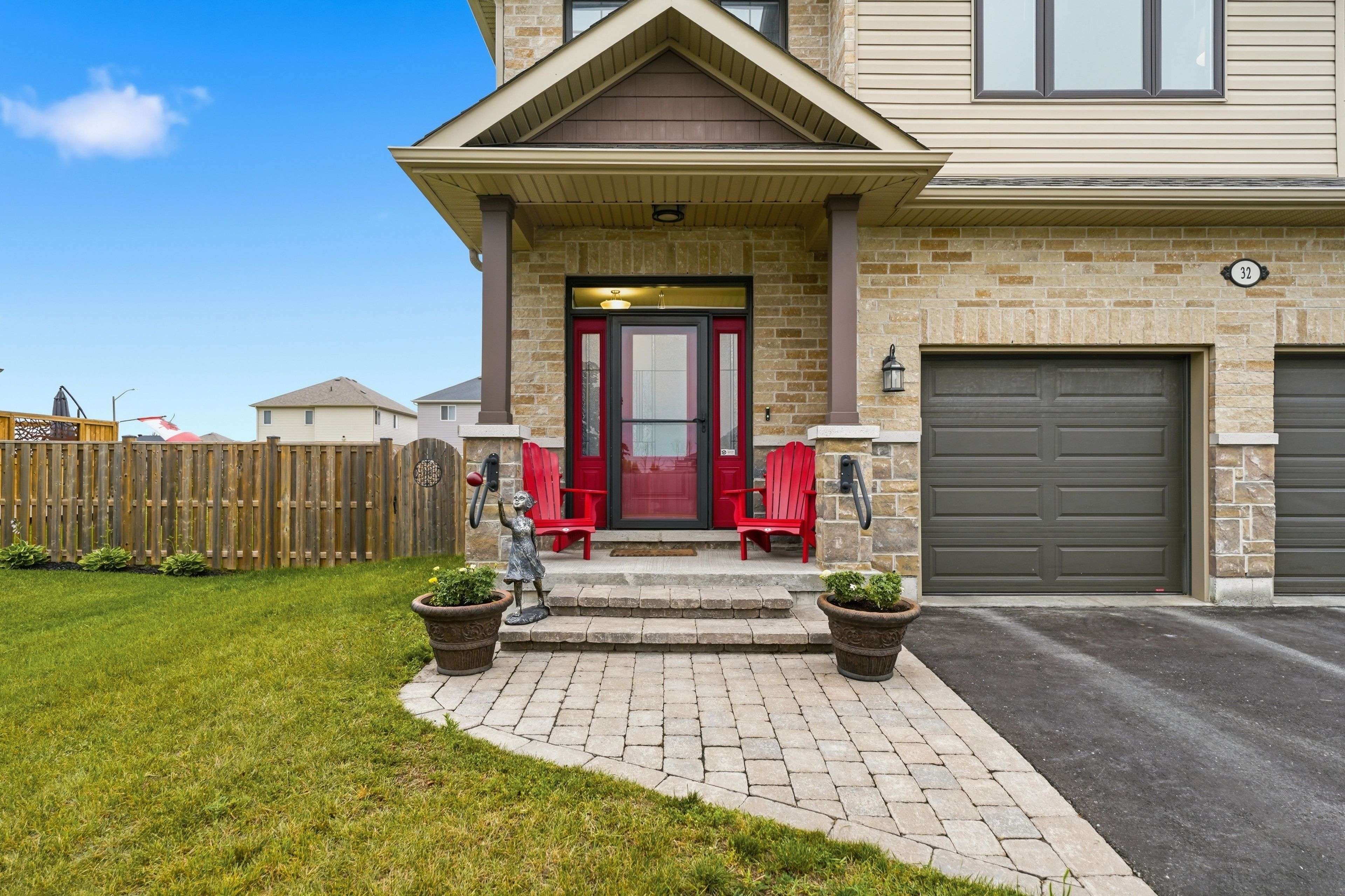 32 Walnut CRES, Belleville, ON K8N 0E4