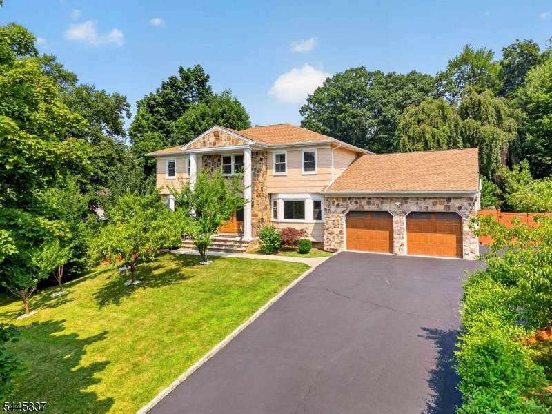 4 Le Mans Pl, Montville Twp., NJ 07058
