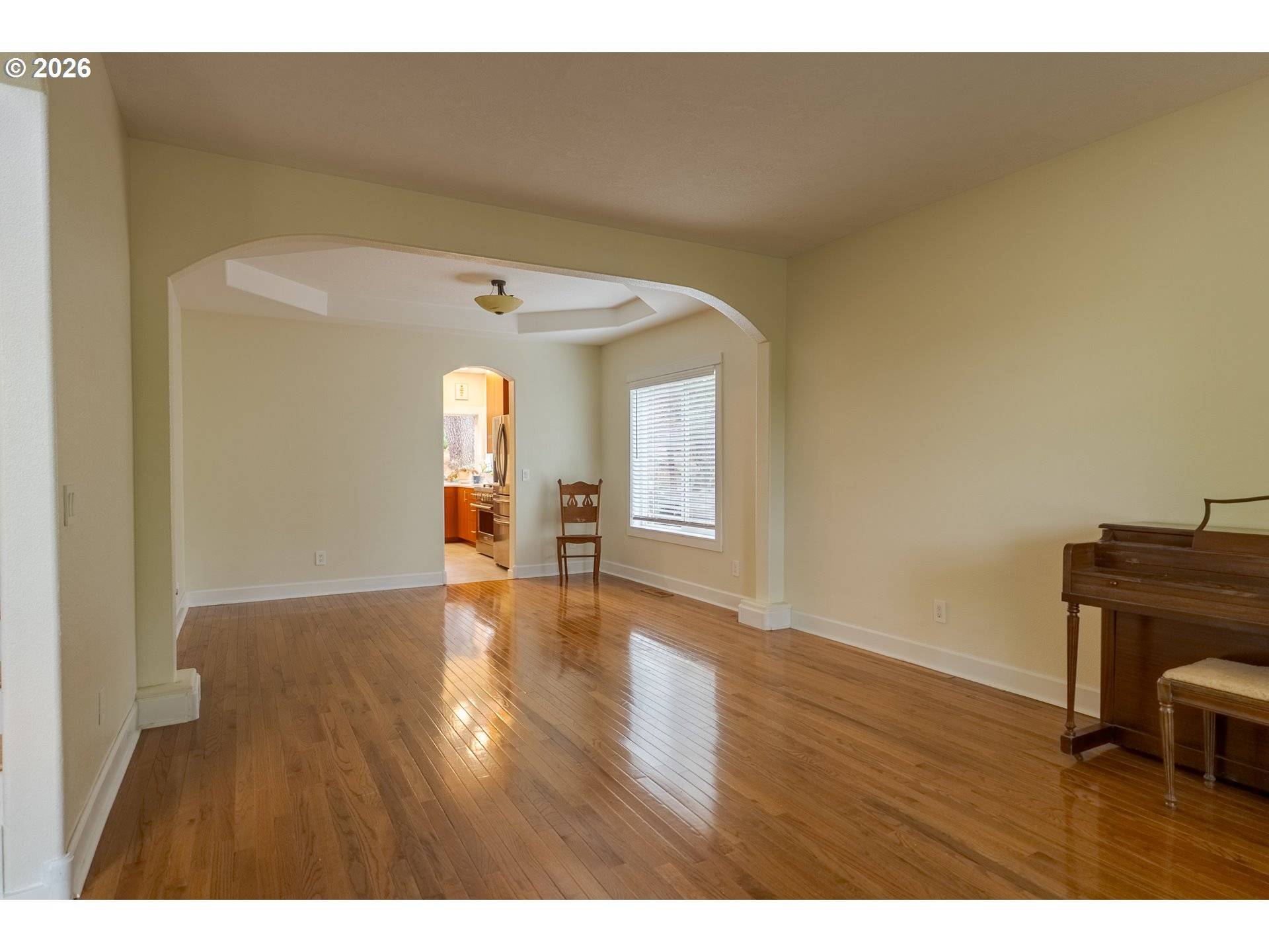381 SILVER HILLS CIR SE, Salem, OR 97306