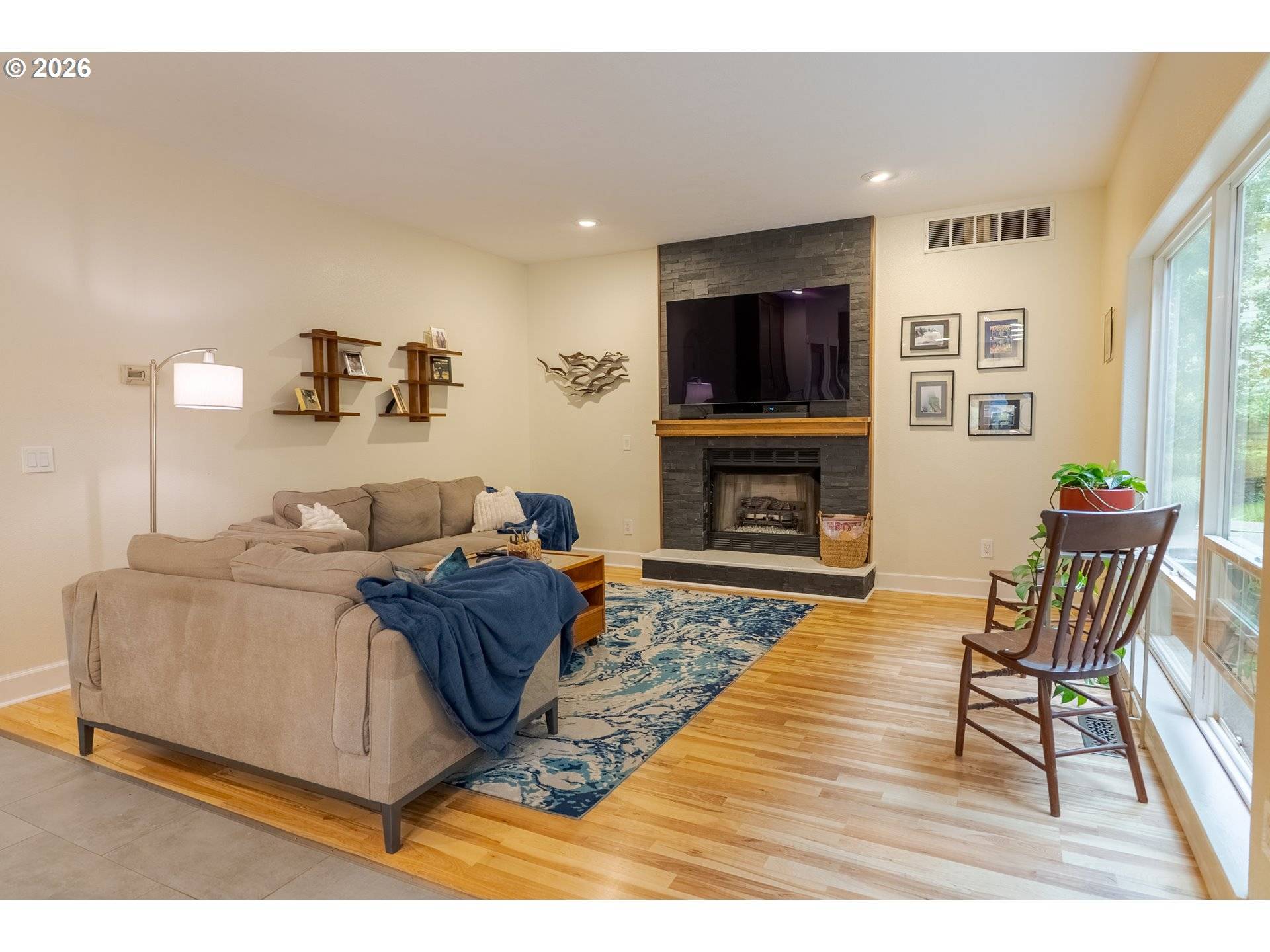 381 SILVER HILLS CIR SE, Salem, OR 97306
