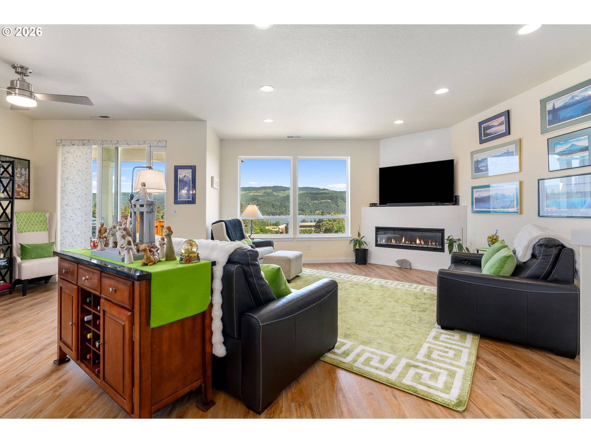 959 SE WINDSONG DR, Cascade Locks, OR 97014