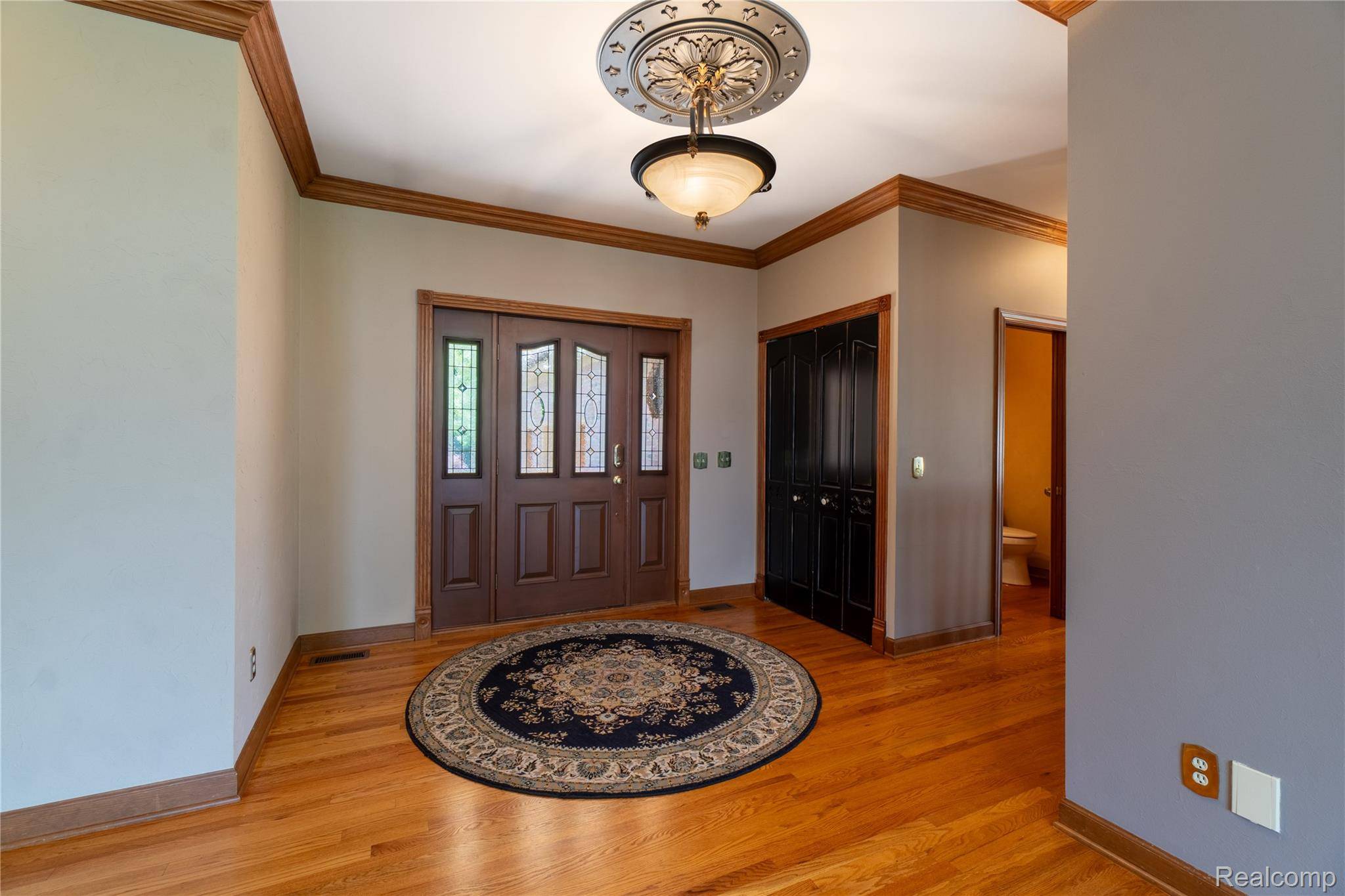 62 Chateaux Du Lac DR, Fenton Charter Township, MI 48430