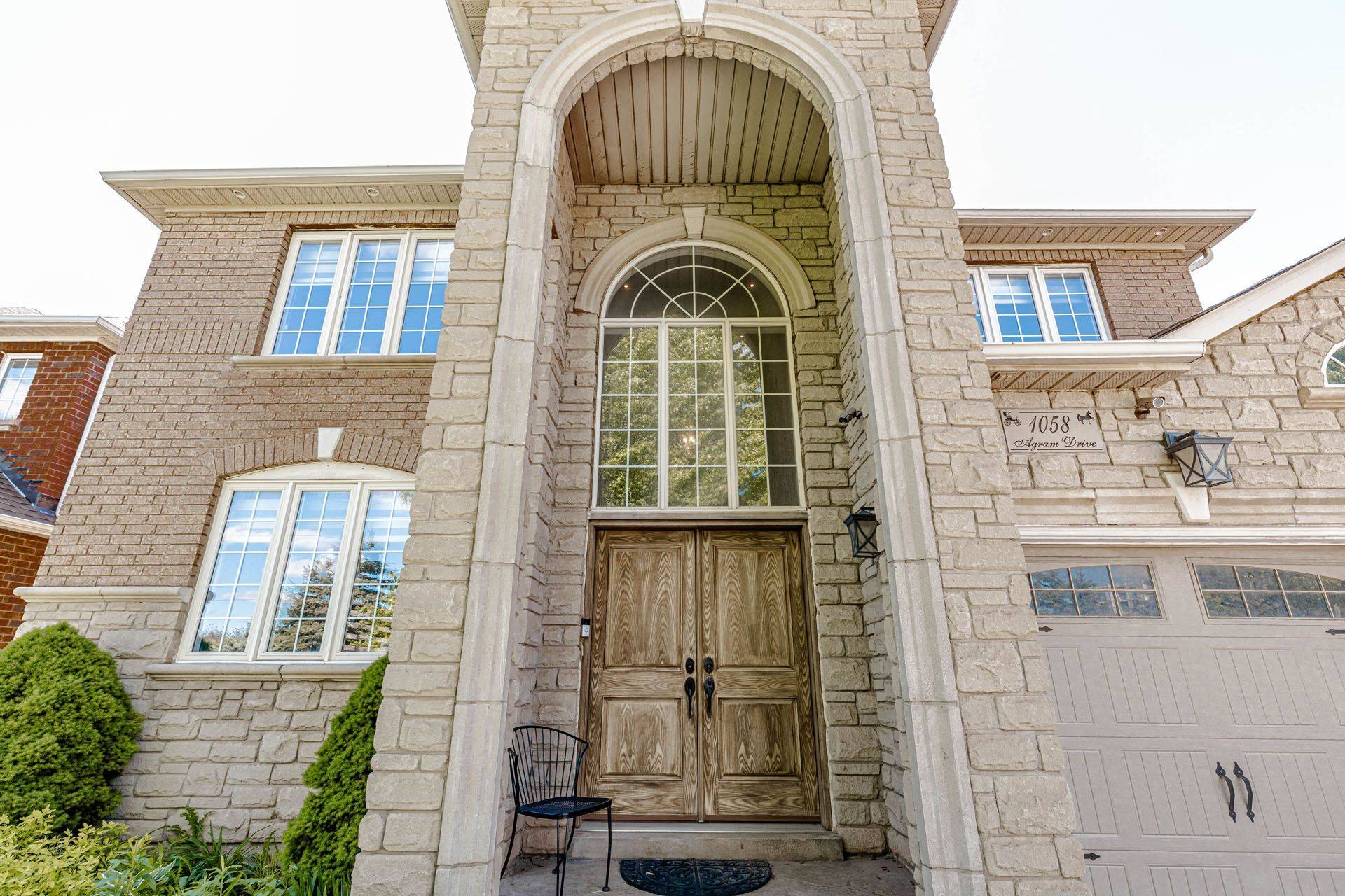 1058 Agram DR, Oakville, ON L6H 7L6