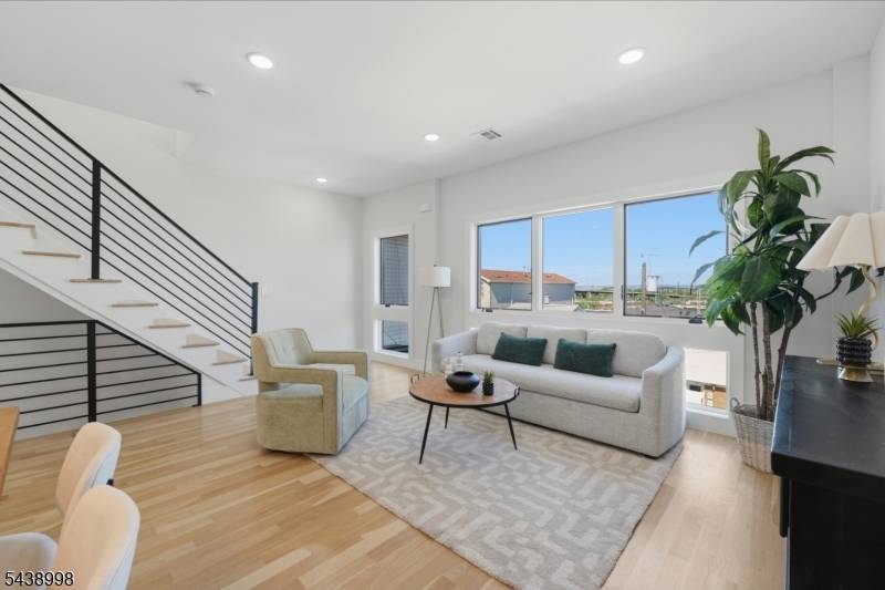 98 Western Ave #2, Jersey City, NJ 07307