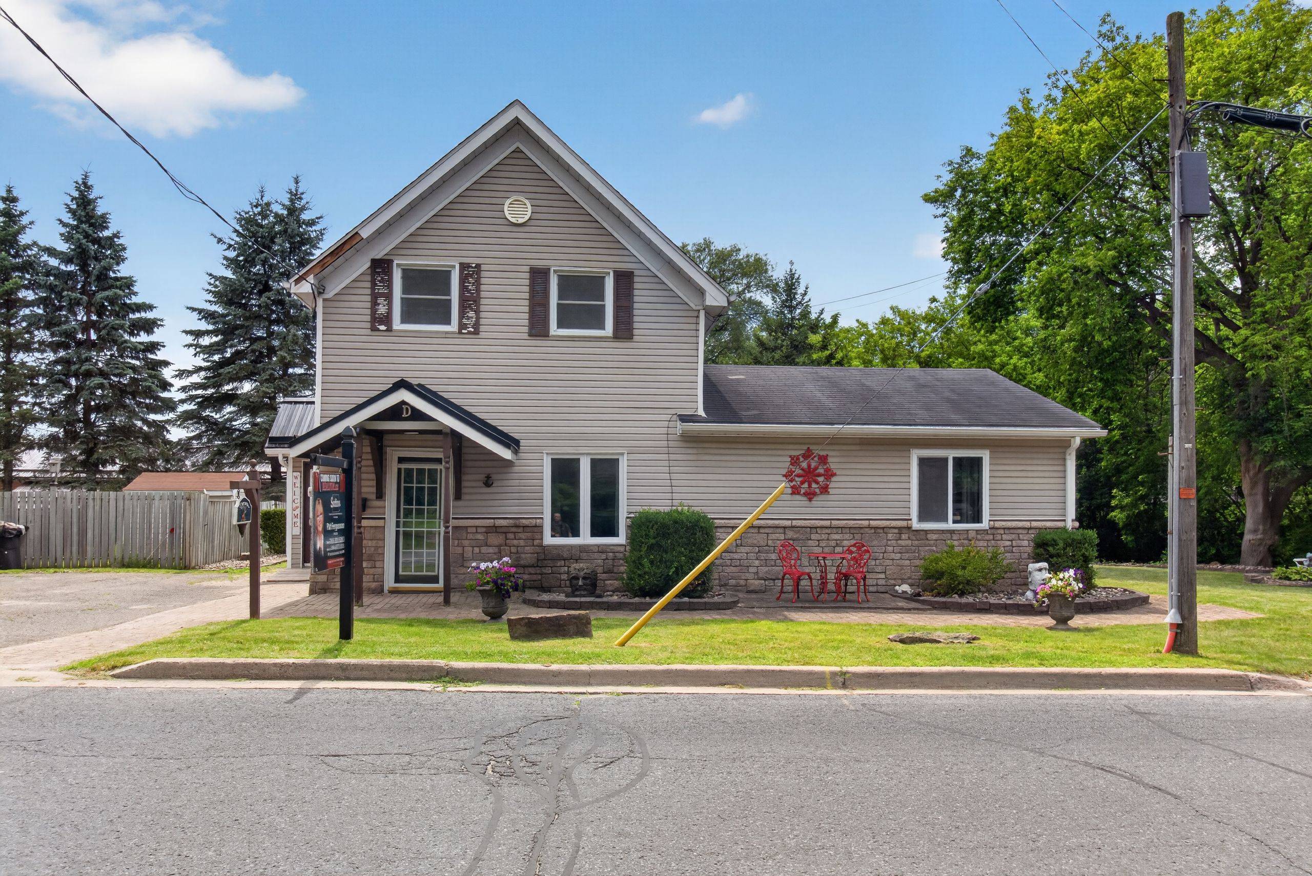 190 Bartholomew ST, Brockville, ON K6V 2S6