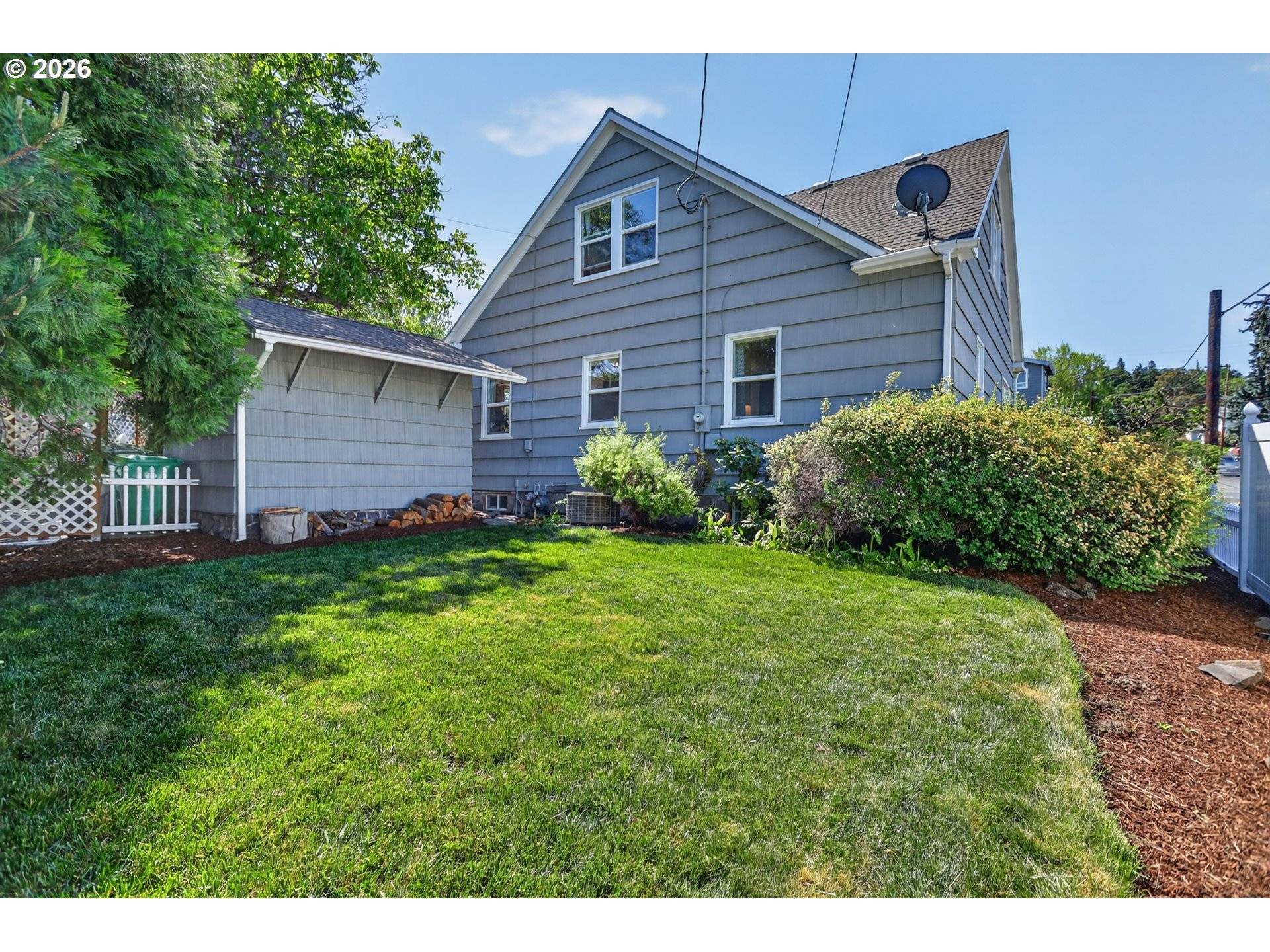 121 W 10TH ST, The Dalles, OR 97058
