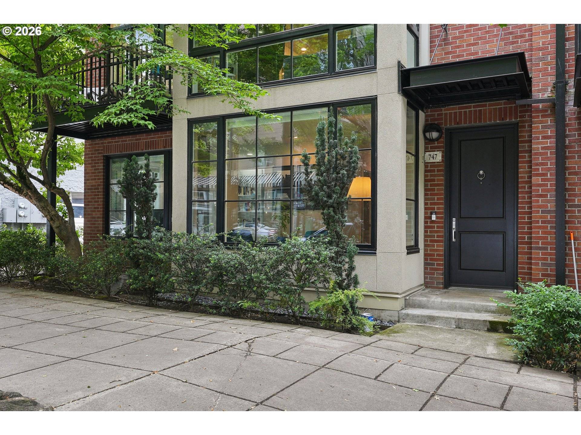 747 NW 11TH AVE, Portland, OR 97209