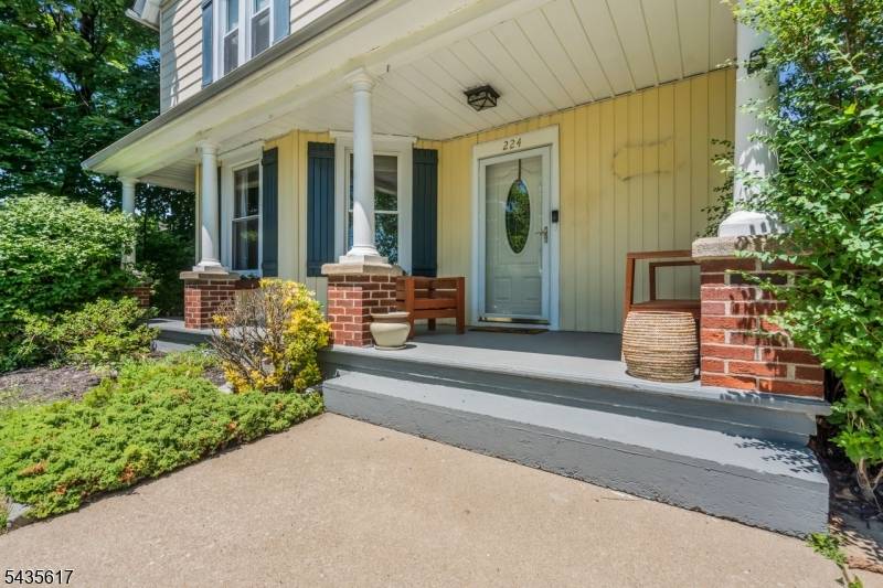 224 Alpha St, Alpha Boro, NJ 08865