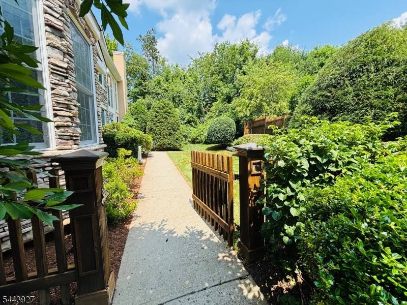 7 Dickerson Ct, Chester Twp., NJ 07930