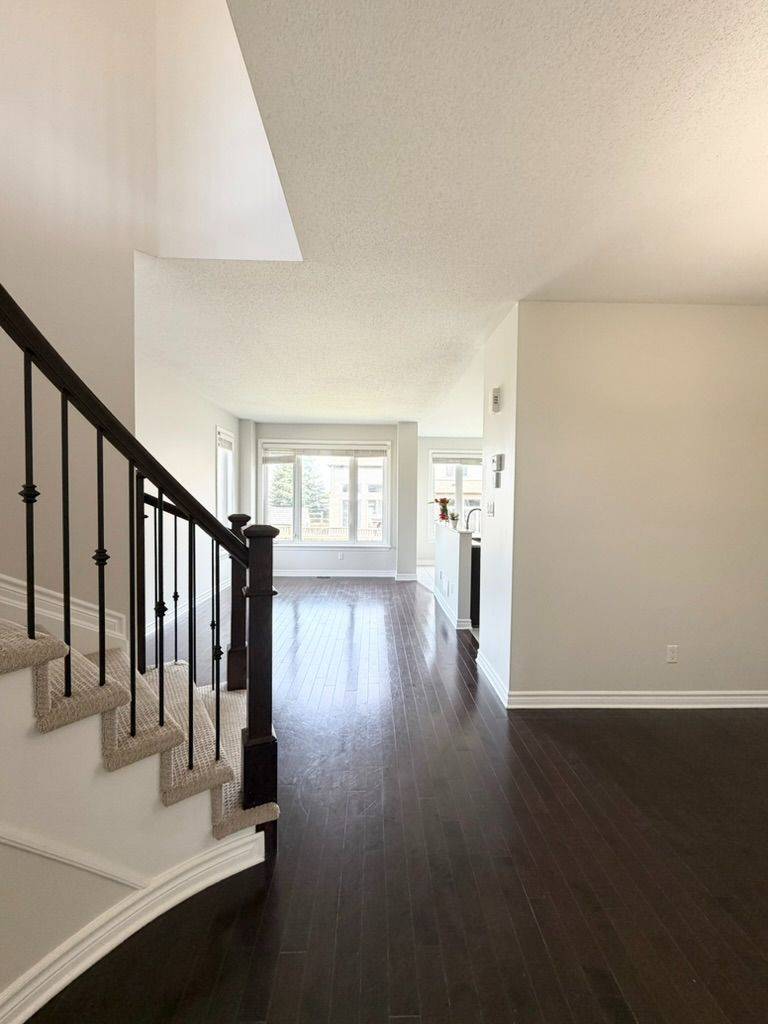 100 Popplewell CRES S, Barrhaven, ON K2J 5R3