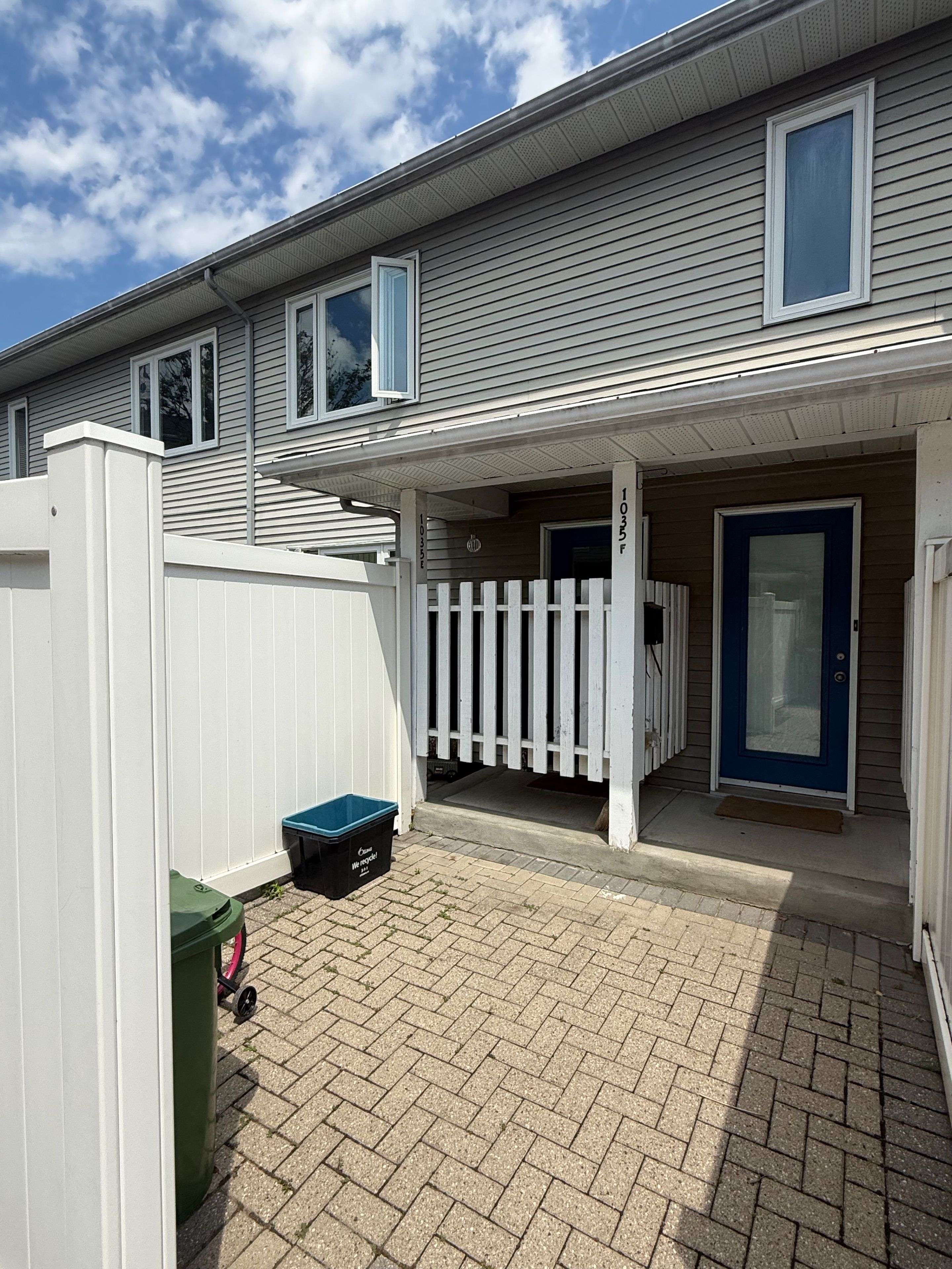 1035 Cummings AVE #E, Cyrville - Carson Grove - Pineview, ON K1J 9K5