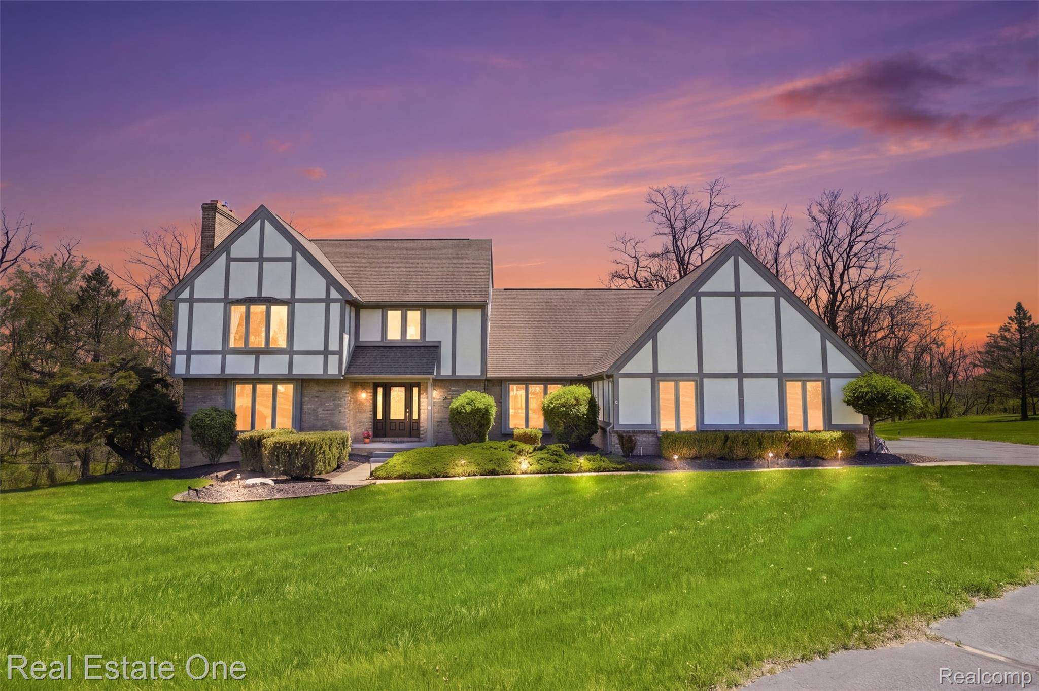 6514 Mountview CT, Genoa Township, MI 48116