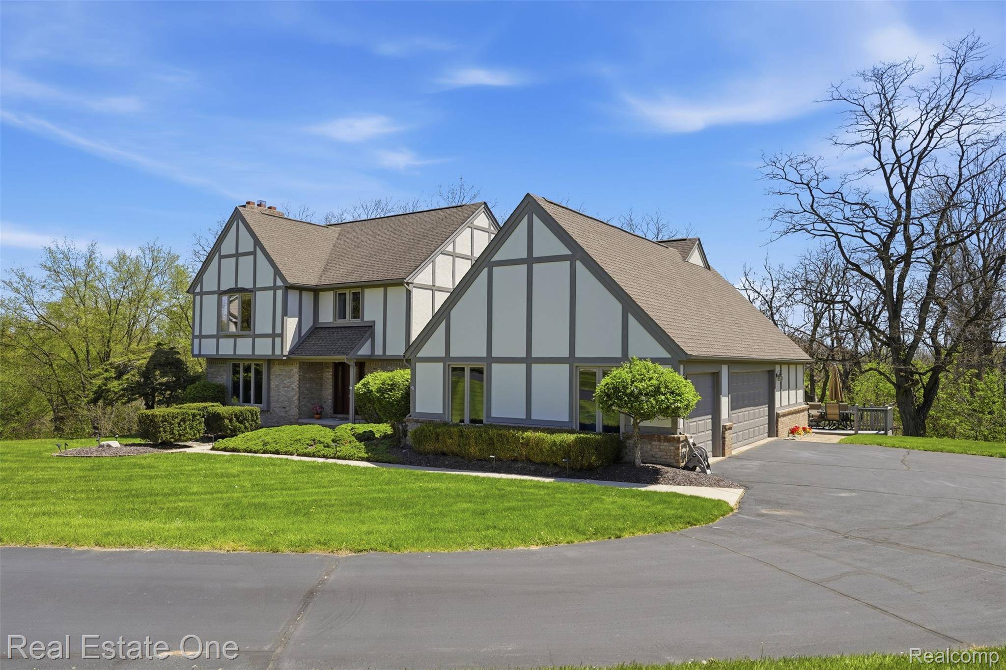 6514 Mountview CT, Genoa Township, MI 48116