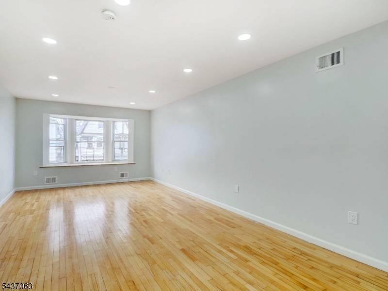 190 S 11Th St #1, Newark City, NJ 07107