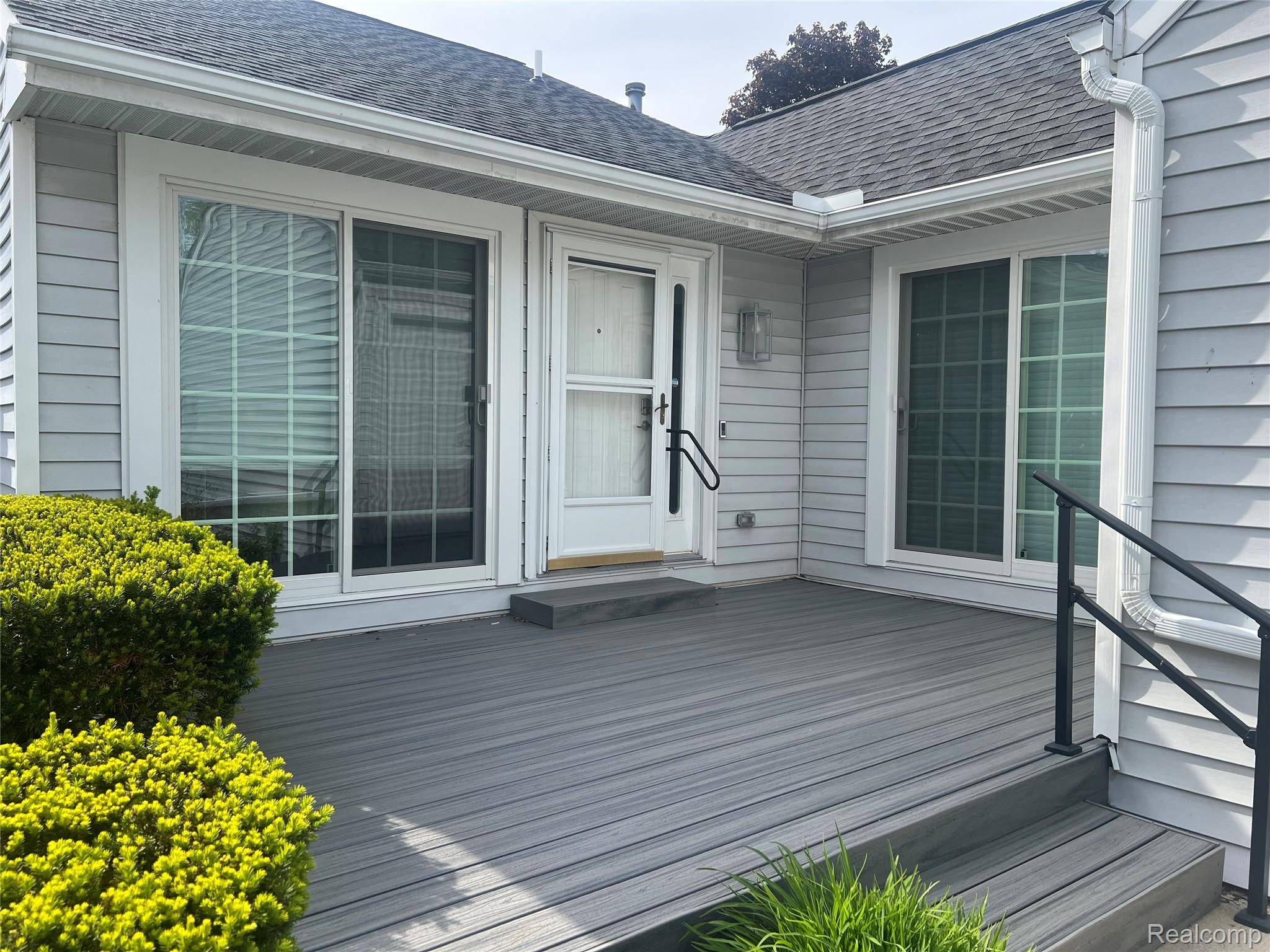 3591 PORT COVE DR #55, Waterford Charter Township, MI 48328