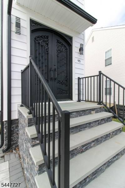 95 Kennedy Ave, Aberdeen Twp., NJ 07721