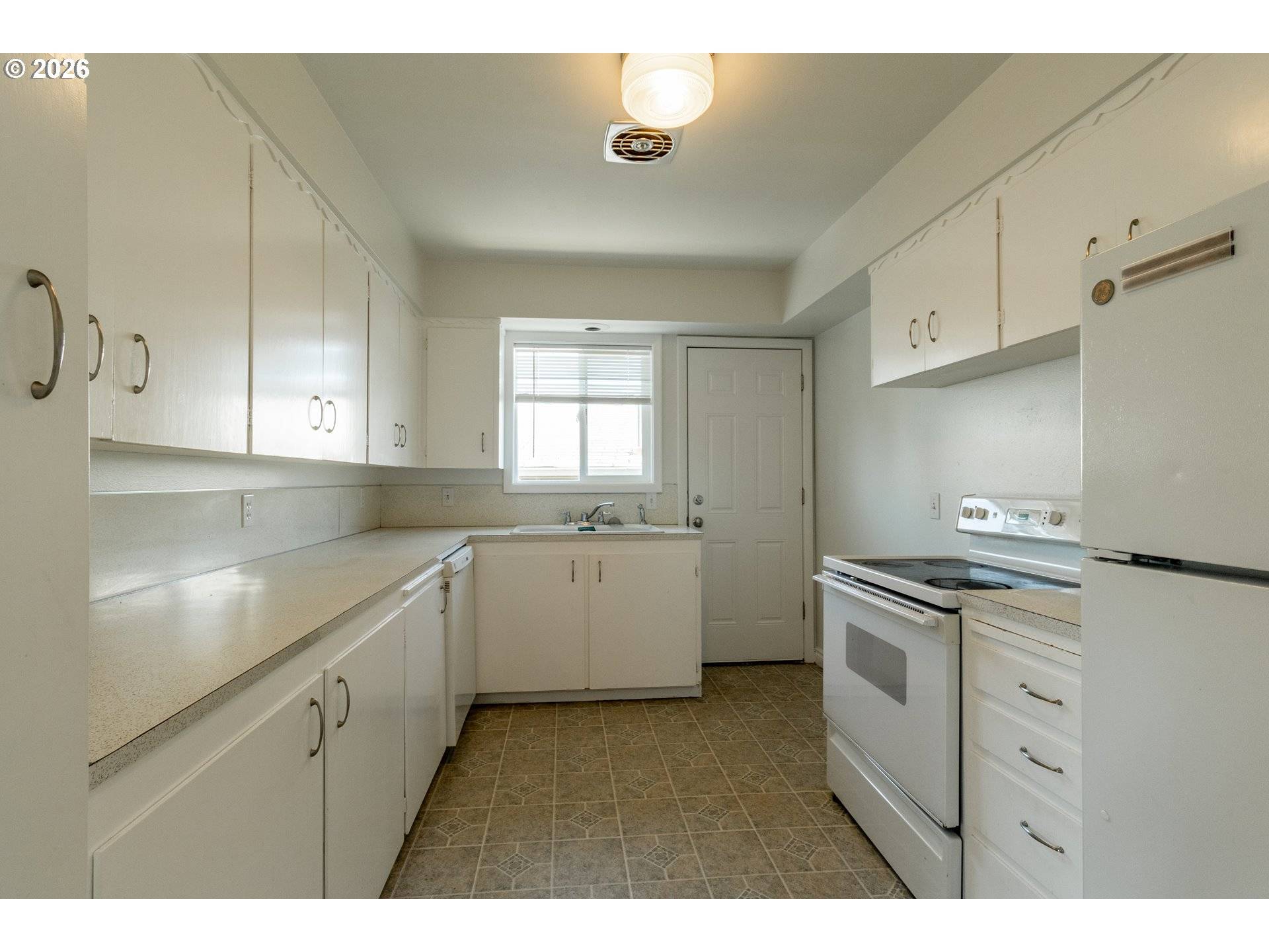 2404 E 13TH ST, Vancouver, WA 98661