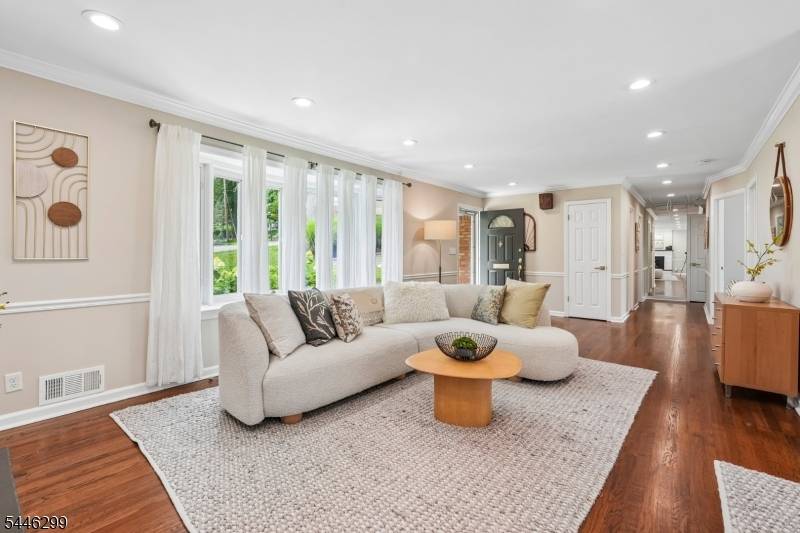 1625 Nottingham Way, Mountainside Boro, NJ 07092