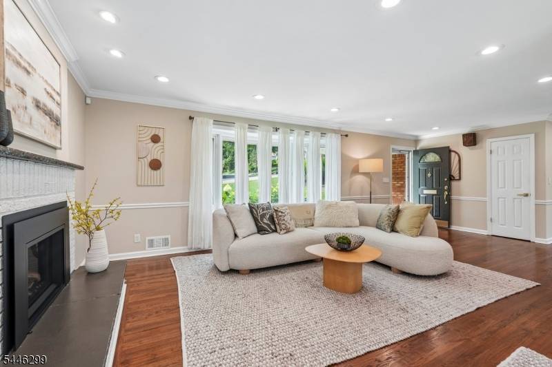 1625 Nottingham Way, Mountainside Boro, NJ 07092