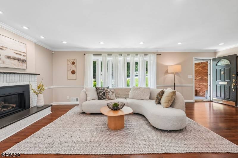 1625 Nottingham Way, Mountainside Boro, NJ 07092