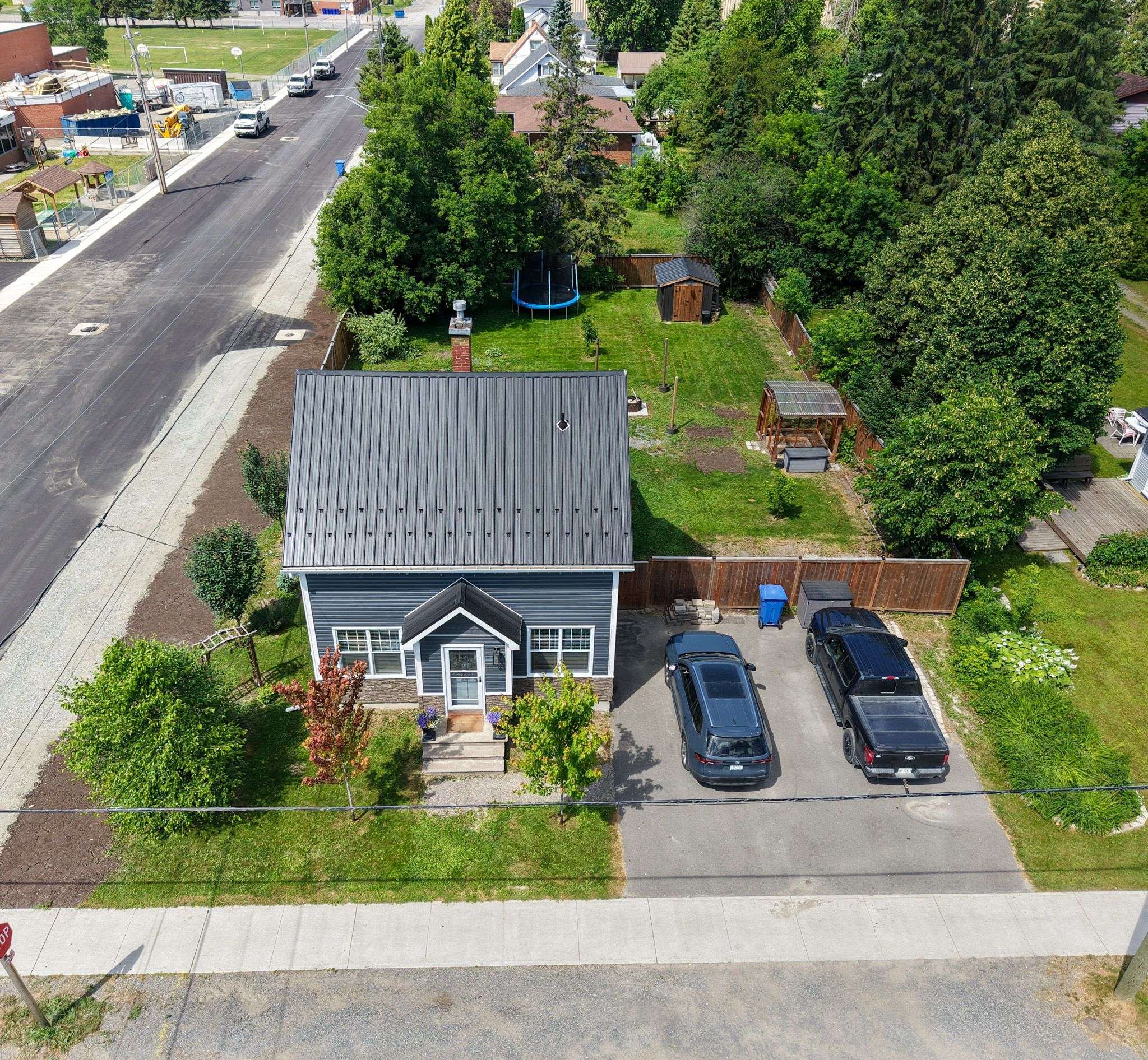 77 Third ST, Englehart, ON P0J 1H0