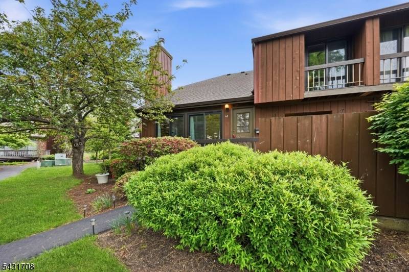 490 Auten Rd #4C, Hillsborough Twp., NJ 08844