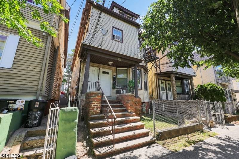 617 Court St, Elizabeth City, NJ 07206