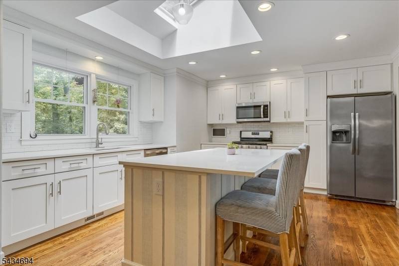 5 Persimmon Way, Springfield Twp., NJ 07081