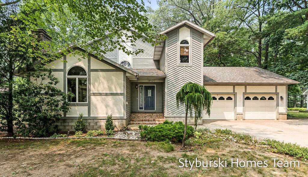 19127 W Spring Lake RD, Spring Lake Twp, MI 49456