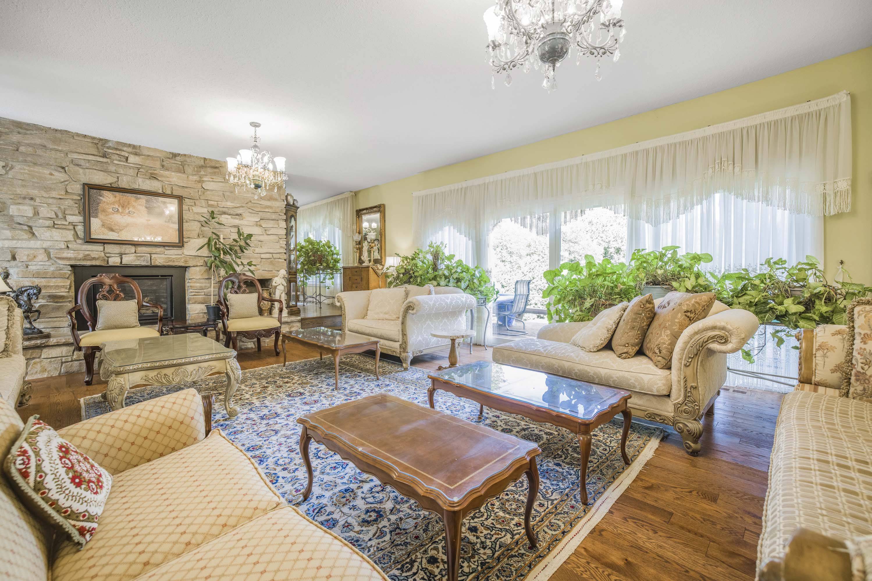 9799 Warden AVE, Markham, ON L6C 1M6