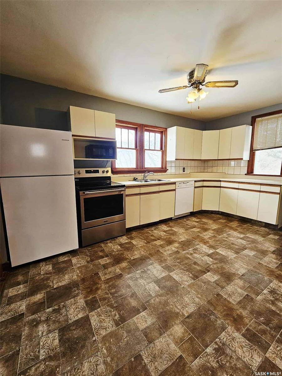 303 Ohlen STREET, Stockholm, SK S0A 3Y0