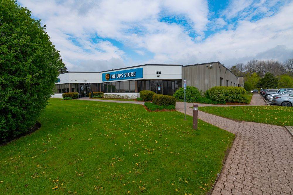 1115 North Service RD W, Oakville, ON L6M 2V9