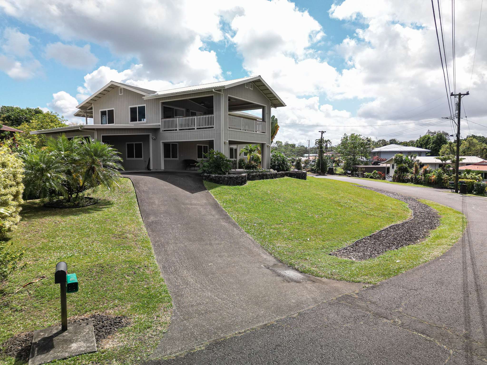 99 ELM DR, Hilo, HI 96720