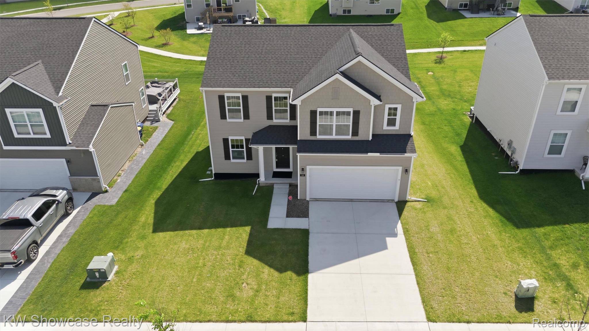 249 Saddleback CT, White Lake Charter Township, MI 48386