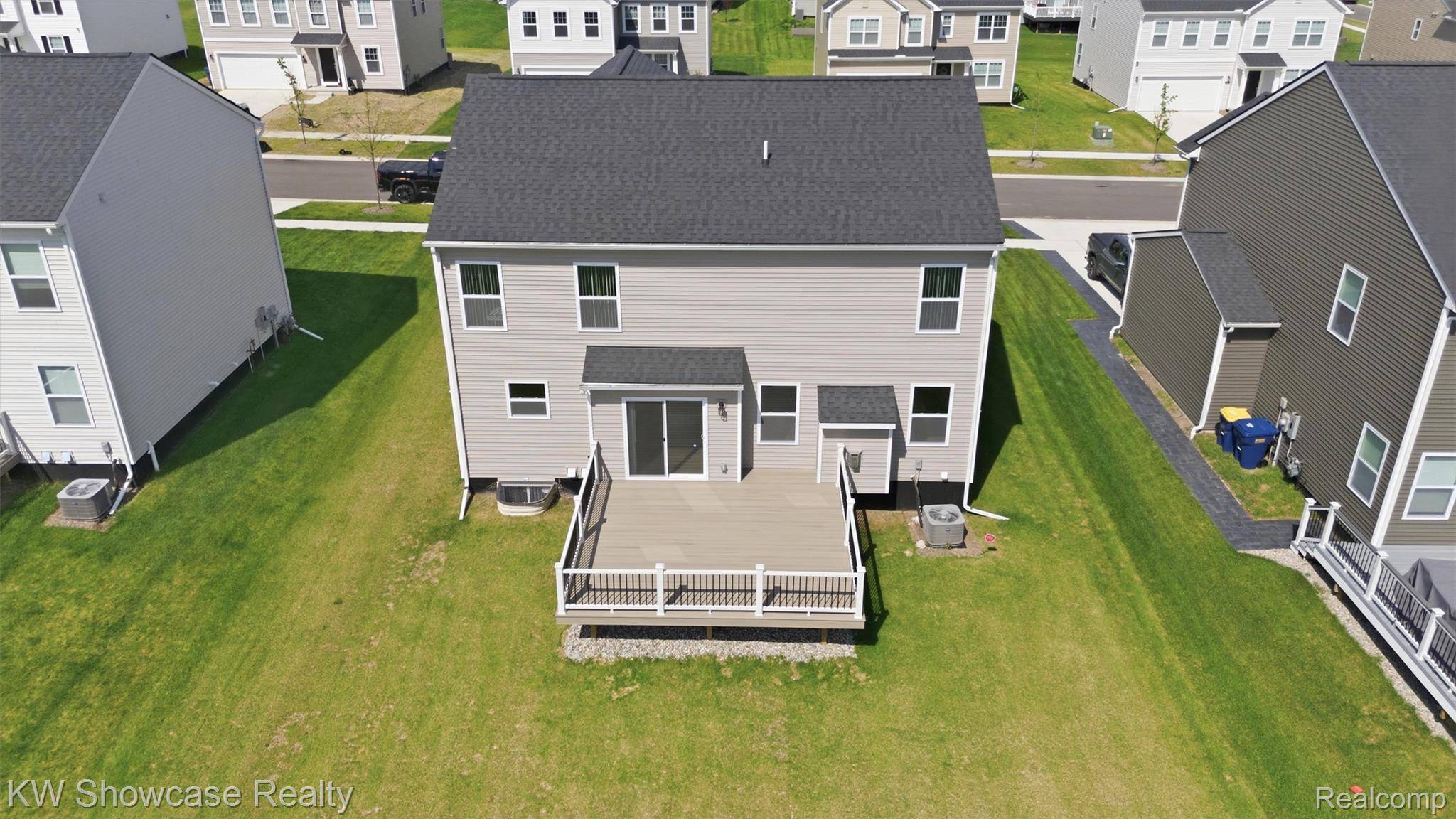 249 Saddleback CT, White Lake Charter Township, MI 48386
