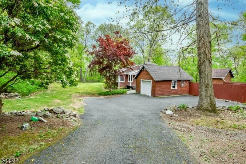 101 Drakestown Rd, Washington Twp., NJ 07840