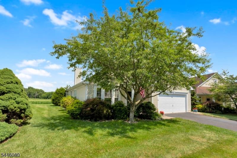 46 Kensington Cir, White Twp., NJ 07823