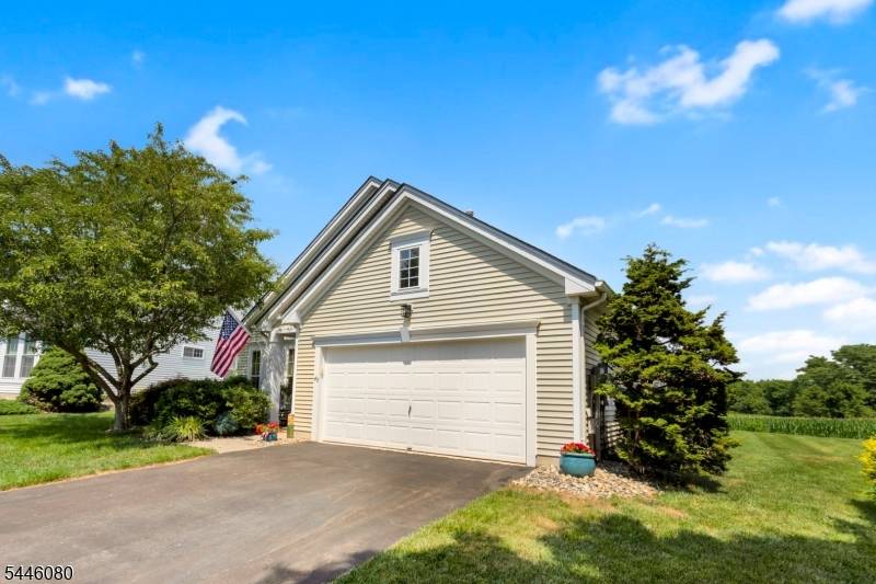 46 Kensington Cir, White Twp., NJ 07823