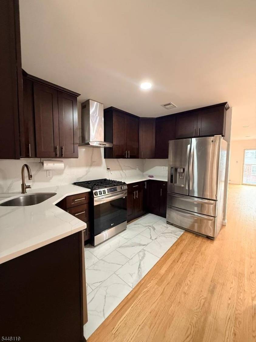 154 Mcadoo Ave, Jersey City, NJ 07305